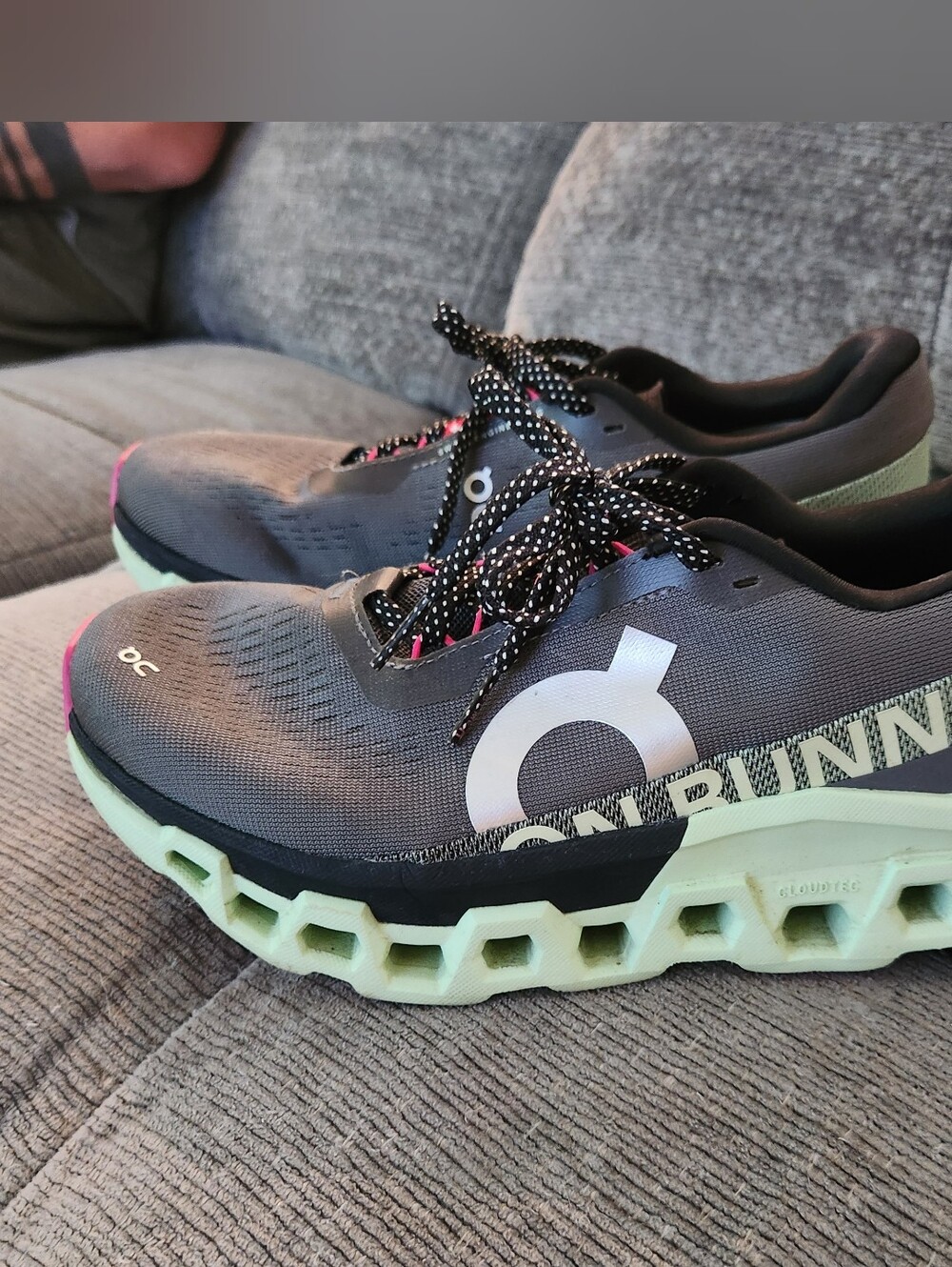OC Cliudmonster 2 Women's Pink and White Athletic Sneakers